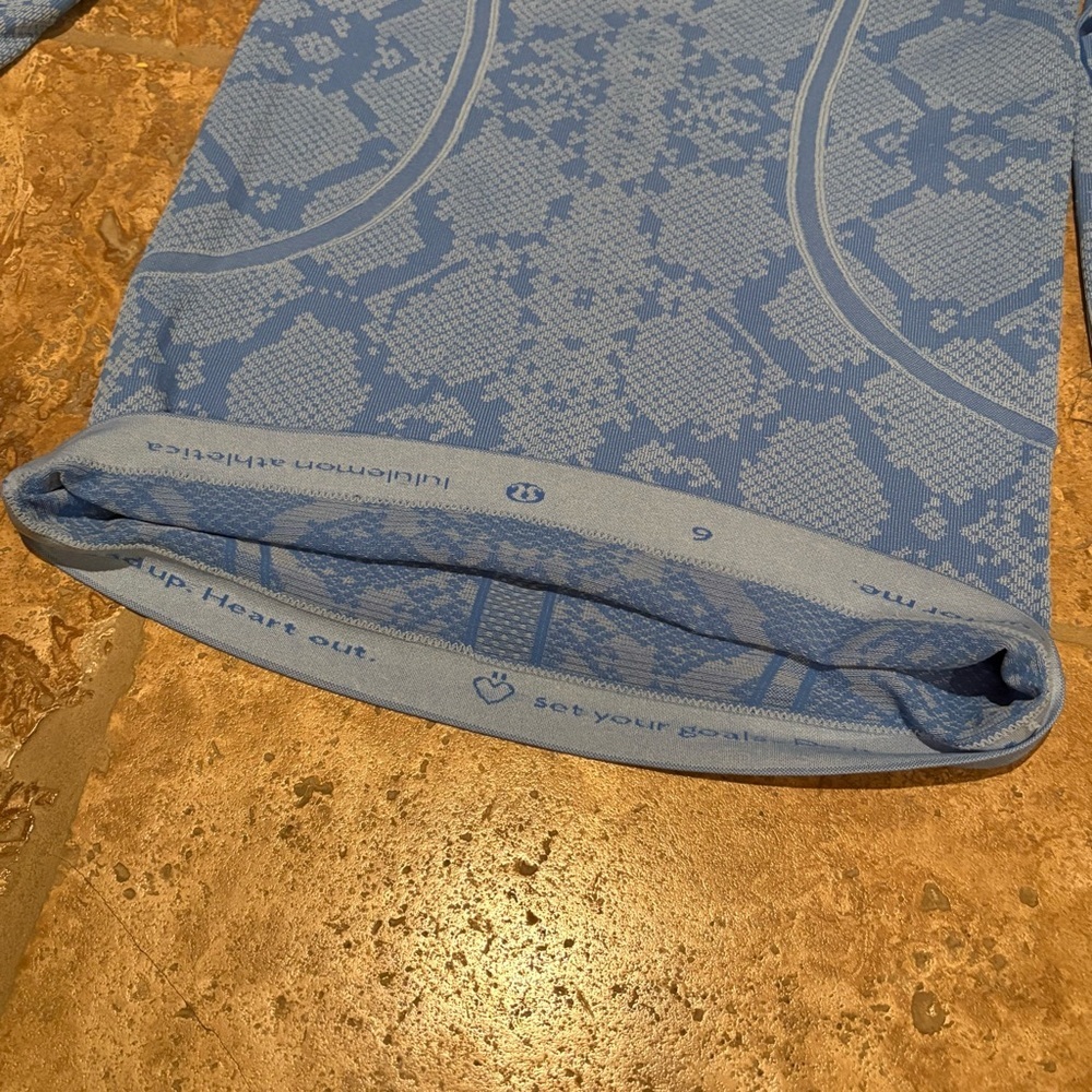 LULULEMON Women Blue Snakeskin Swiftly Tech Long Sleeve Athletic Top Size 6 - Picture 5 of 6